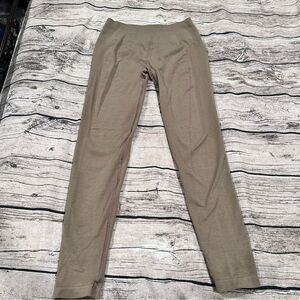 Alphalete Tan Seamless Leggings With rouching on Back Size Medium